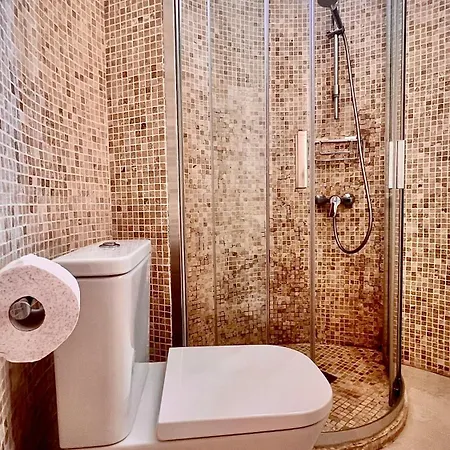 Апартаменты Cozy Two Bed Apartment. Адехе