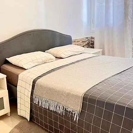 Apartament Cozy Two Bed Apartment. *