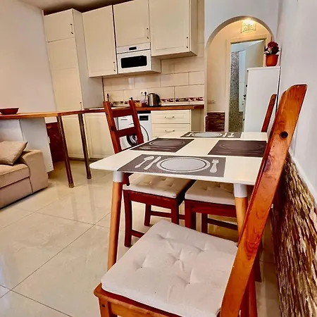 Apartament Cozy Two Bed Apartment.