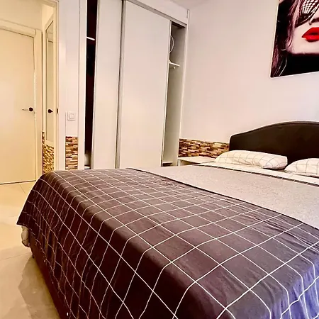 Cozy Two Bed Apartment. Daire