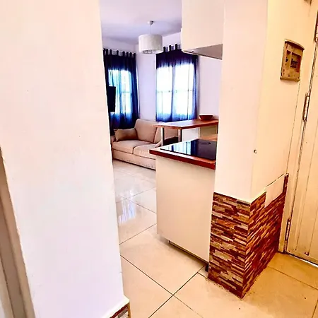Cozy Two Bed Apartment. Apartament Costa Adeje (Tenerife)