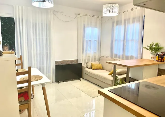 Cozy Two Bed Apartment. Costa Adeje (Tenerife)