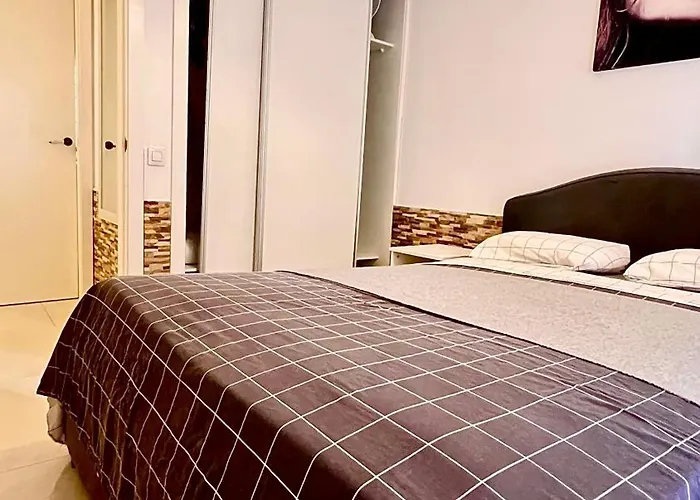 Cozy Two Bed Apartment. Apartment