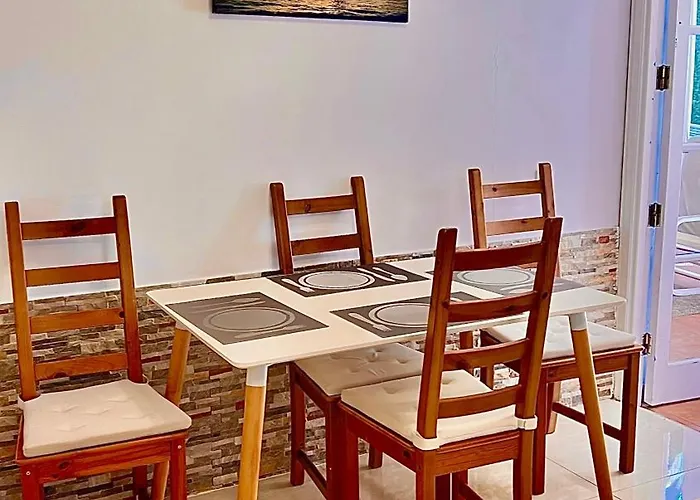 Cozy Two Bed Apartment. * Costa Adeje (Tenerife)